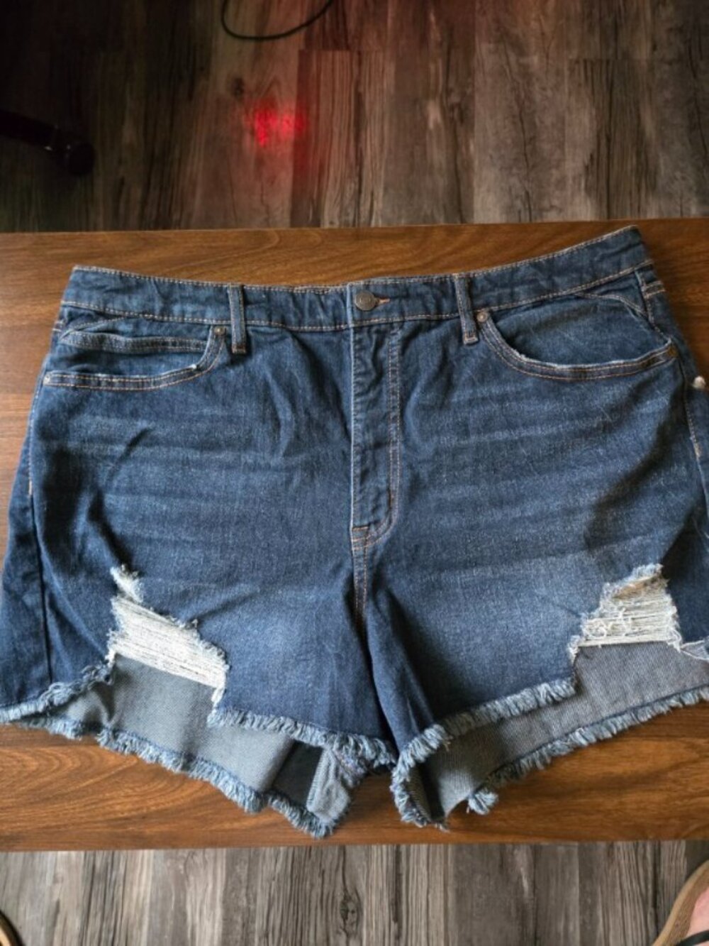 Sofia Jeans by Sofia Vergara Chi Distressed Cut Off Denim Shorts Dark Wash 18 XL